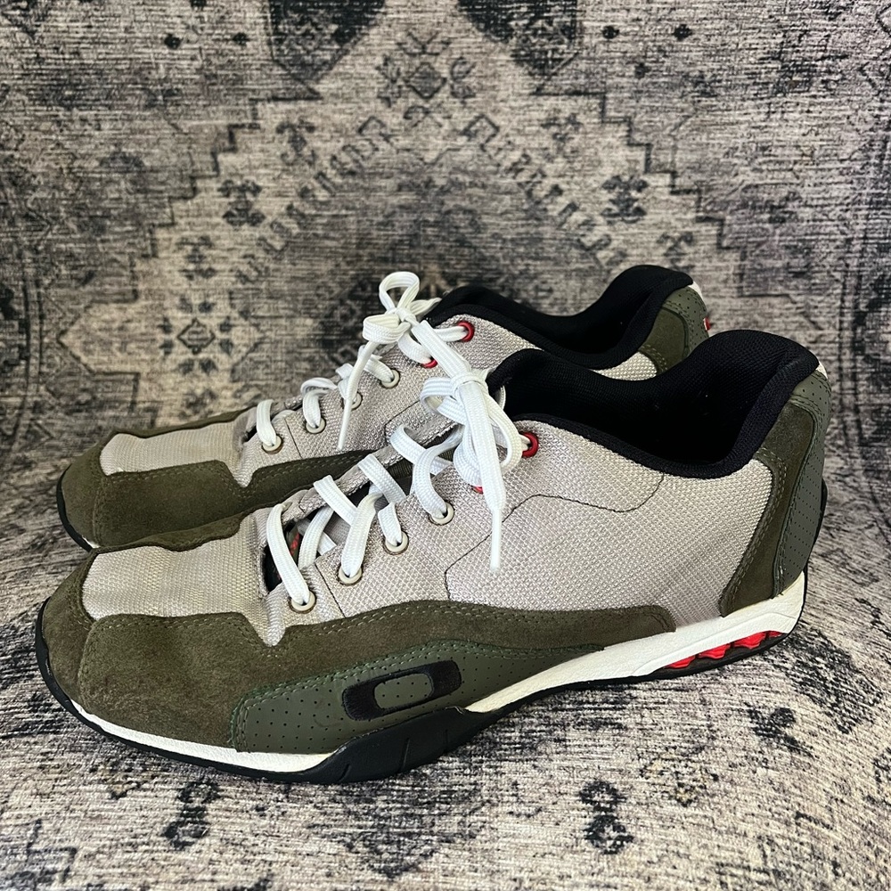 Men’s sneakers
